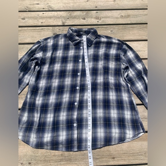 💛 SHEIN Women's Blue & White Plaid Flannel Button-Up Shirt - Size L (US 8/10) - Picture 6 of 6